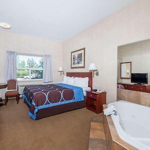 Deluxe King Room Non-Smoking